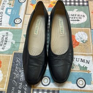 Trotters "Tracy" Blue Leather Career Comfort Loafers Low Heel Size 8.5N